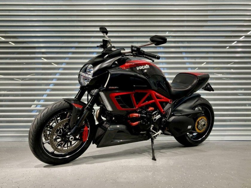 Ducati diavel carbon