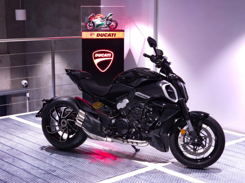 Ducati diavel v 4