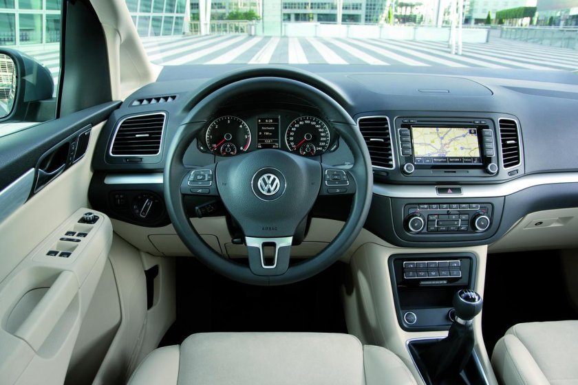 Volkswagen Sharan 2010 года