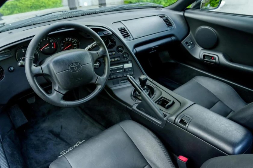 Toyota supra a80 салон