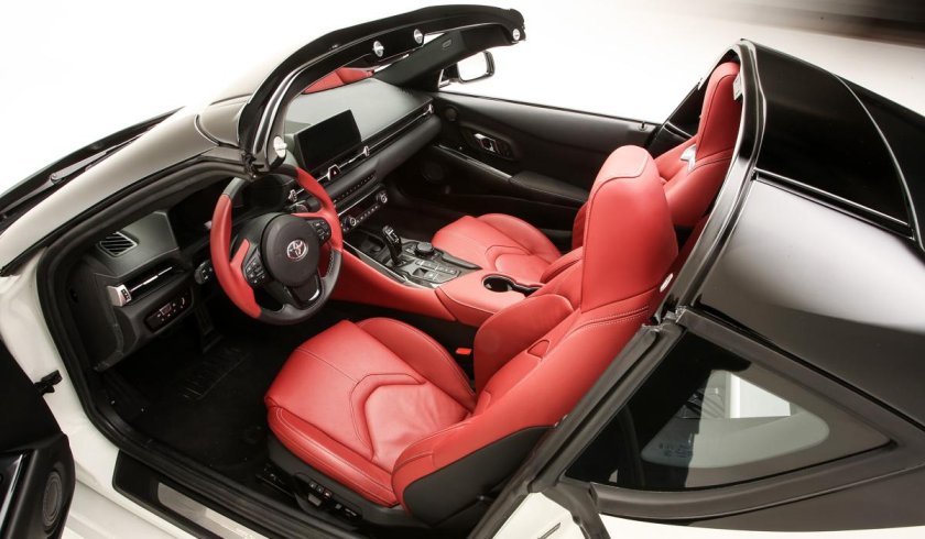 Тойота Супра 2021 салон