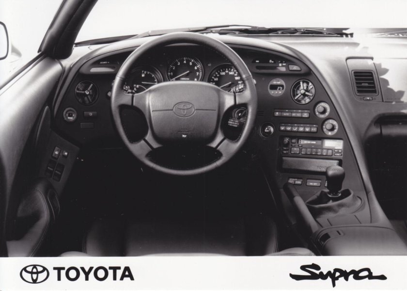 Toyota Supra 2002 салон