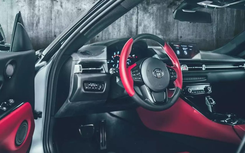 Toyota supra a 90 салон