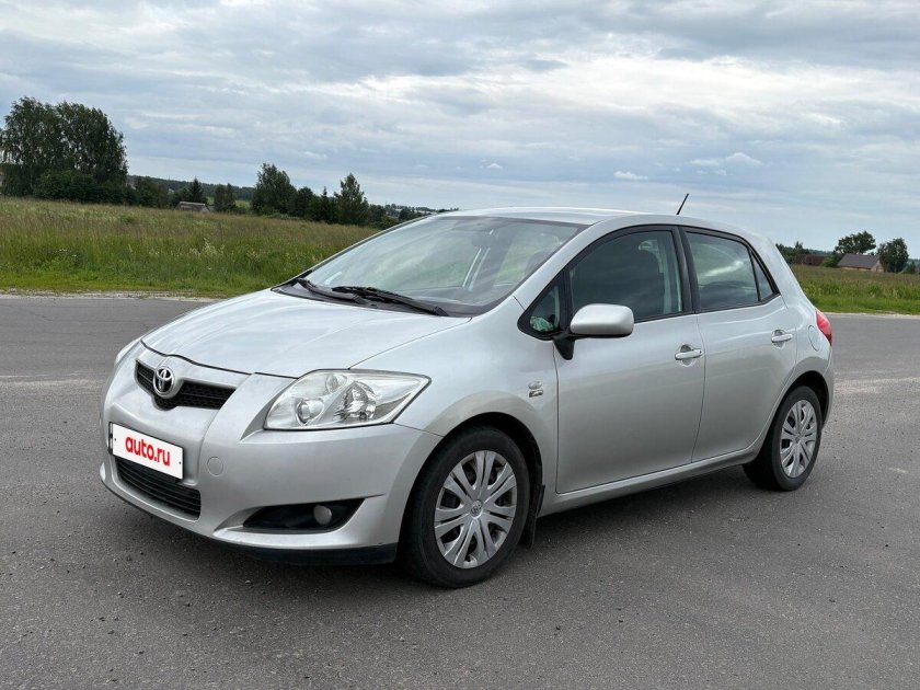 Тойота аурис 2007