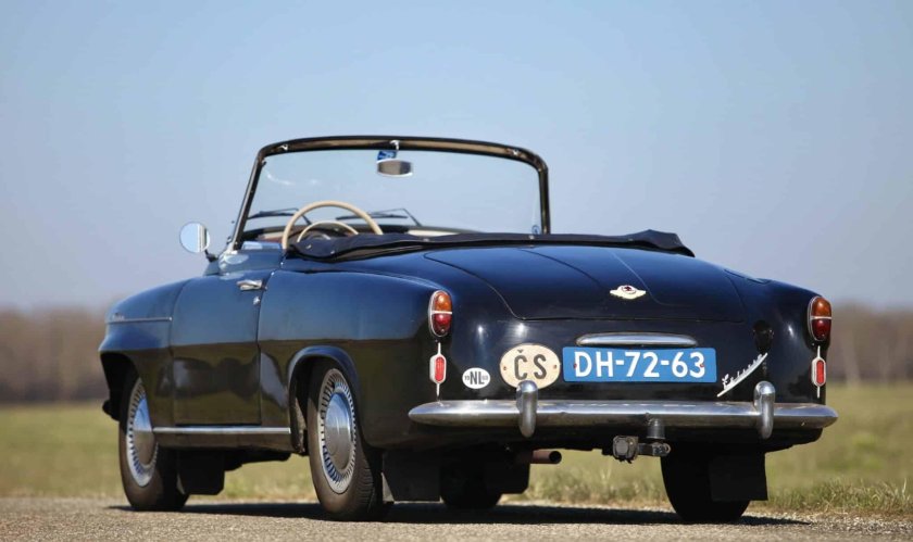 Старинные автомобили