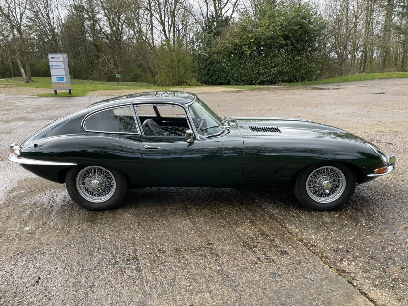 Jaguar e type 1965