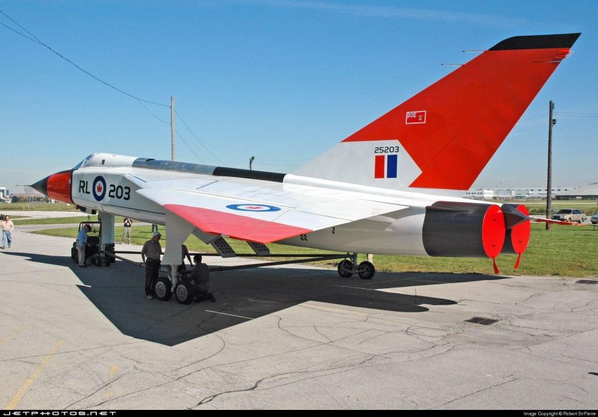 Avro CF-105 «arrow»