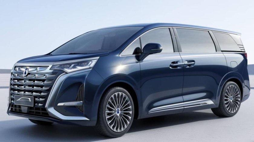BYD минивэн Denza d9
