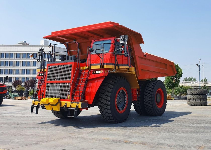 Карьерный самосвал хитачи-5000