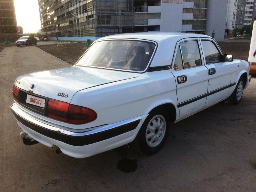 ГАЗ 3110 2001 белый