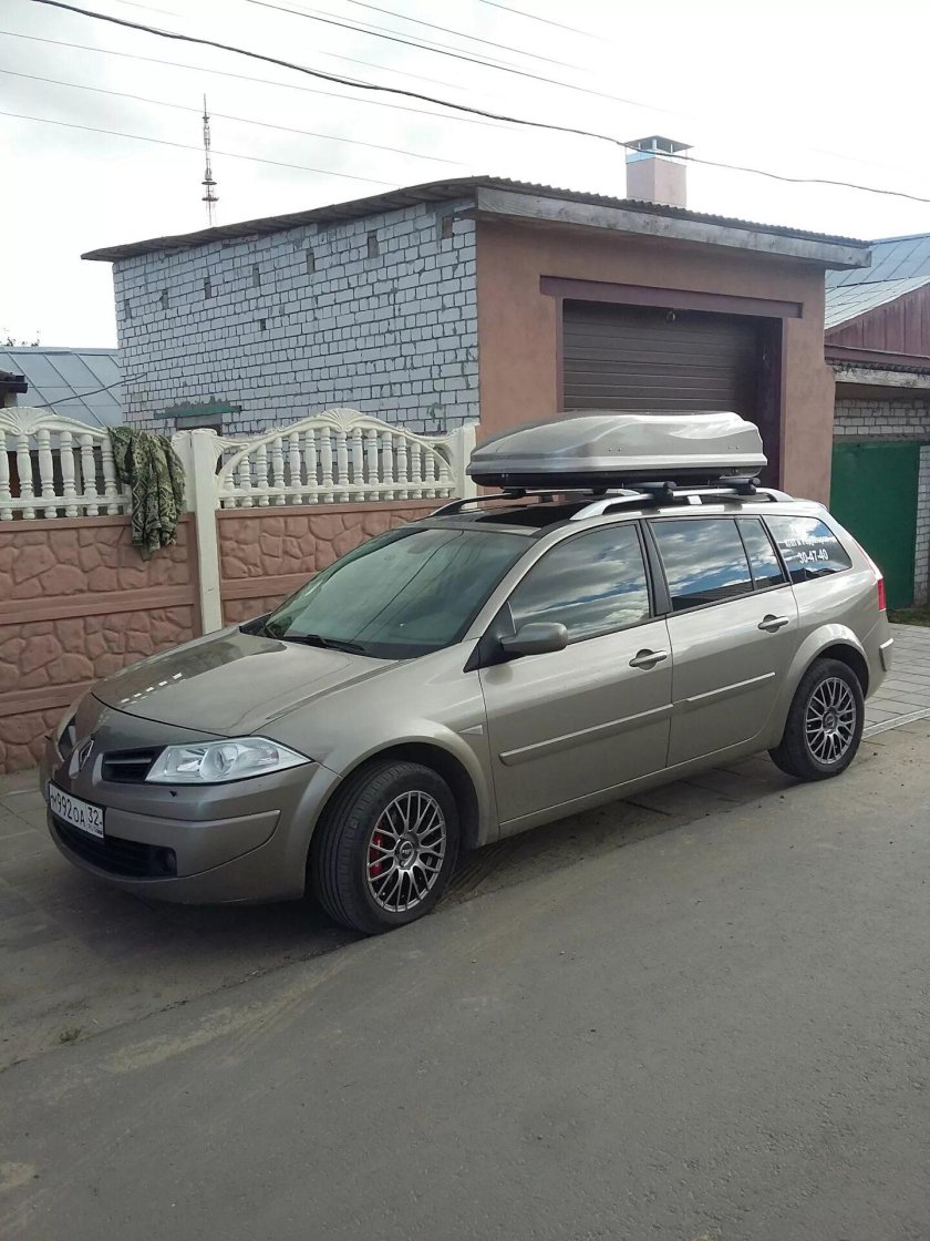 Рено Меган 2 бокс на крышу