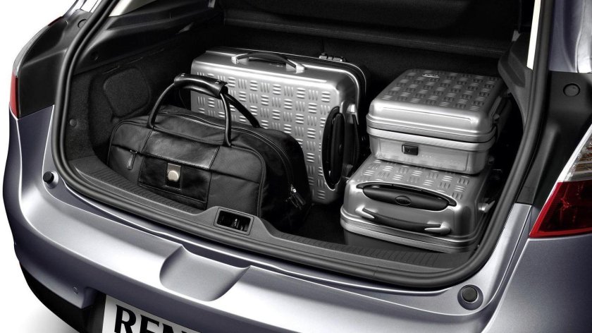 Рено Меган 2 хэтчбек багажник