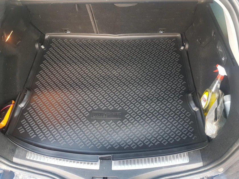 Коврик в багажник Рено Меган 2 седан