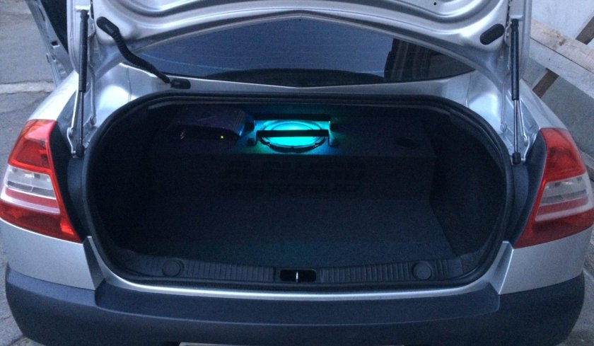 Рено меган 2 седан