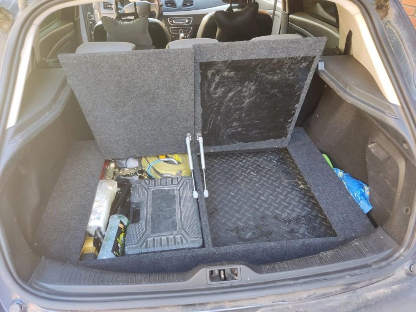 Фальшпол Рено Меган 2