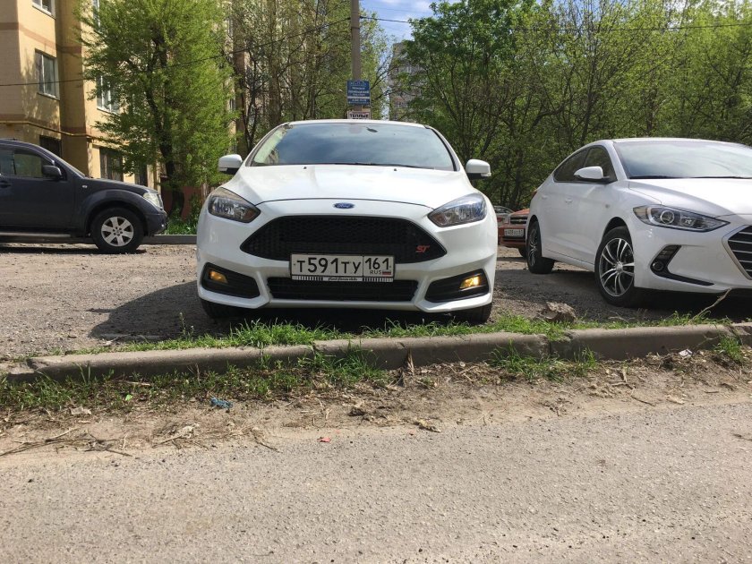 Туманки желтые на Форд фокус 2