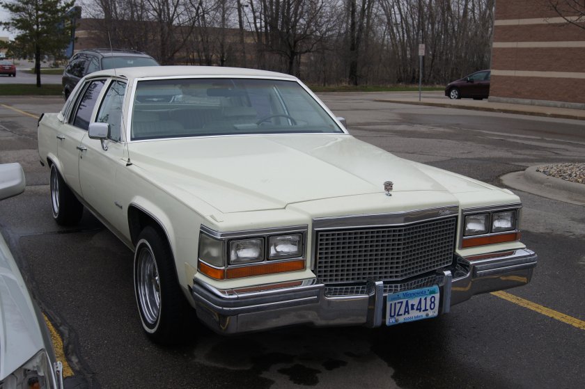 Кадиллак седан Девиль 1977