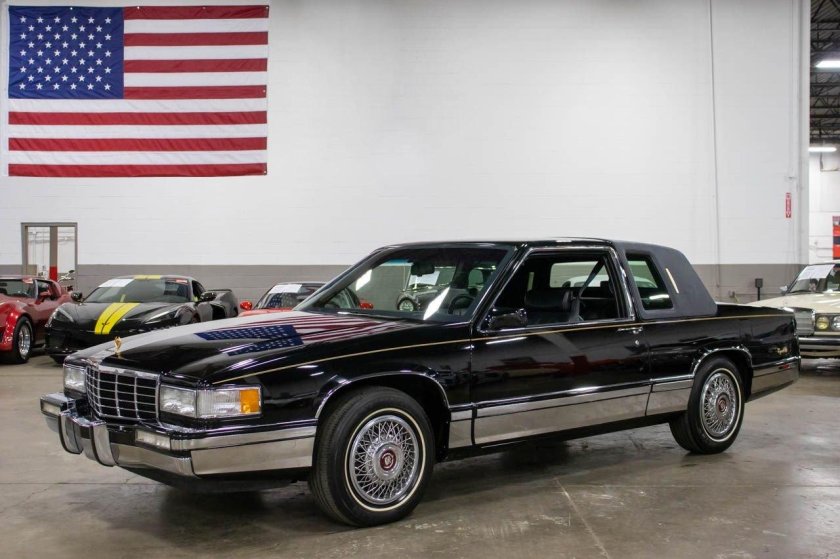 Cadillac brougham 1990
