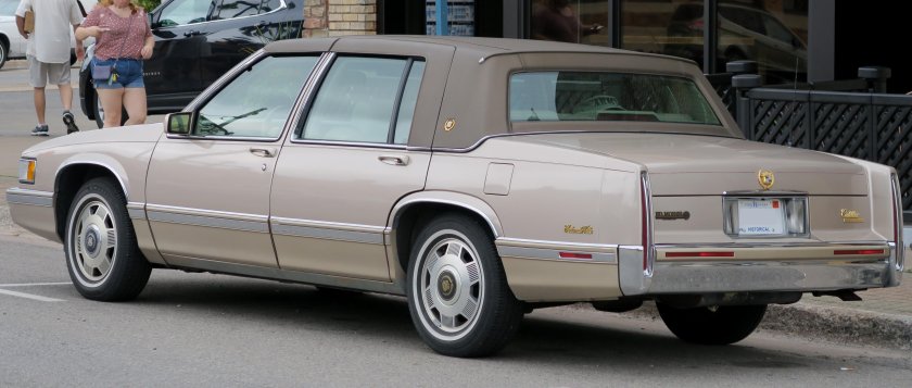 Кадиллак седан 2022