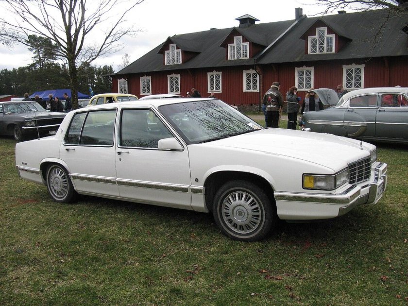 Кадиллак Девиль 1993 года