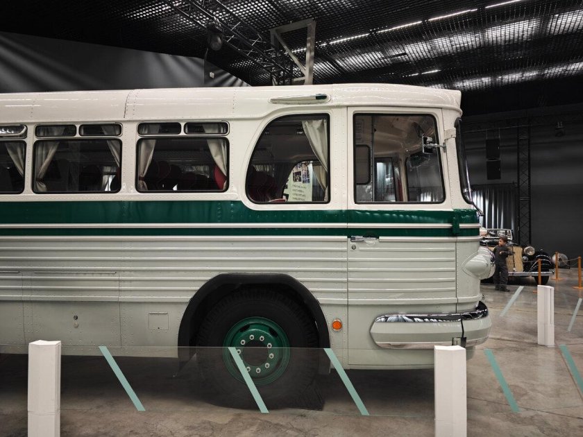 Зис 127 автобус