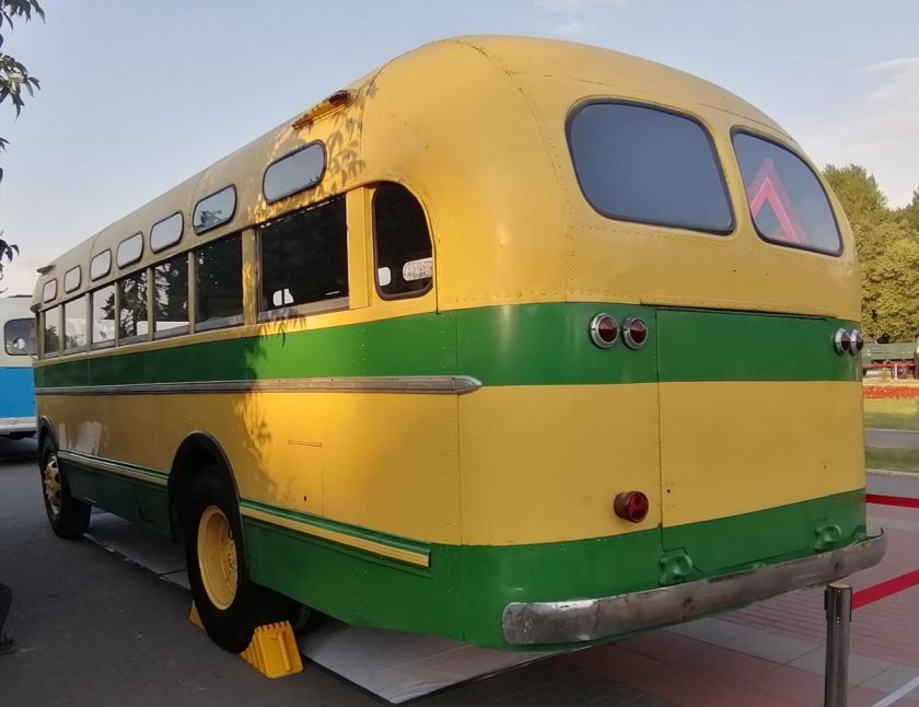 Автобус зис 155