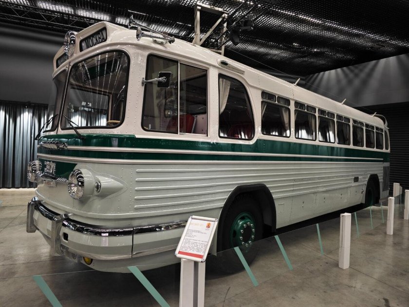 Автобус зис 127