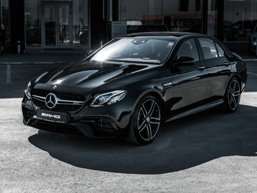 Mercedes e63s черная