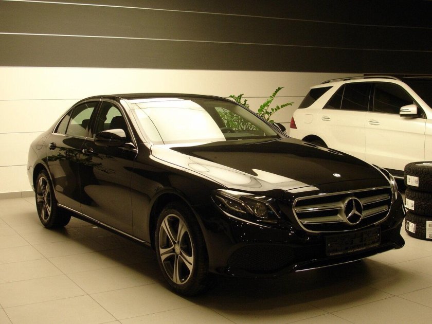 Мерседес бенц е