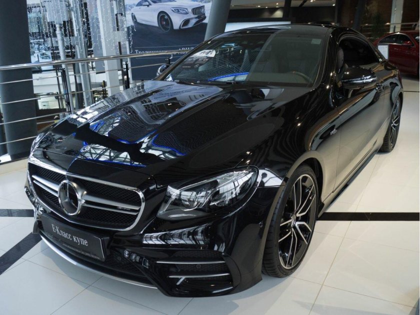 Мерседес е класс черный
