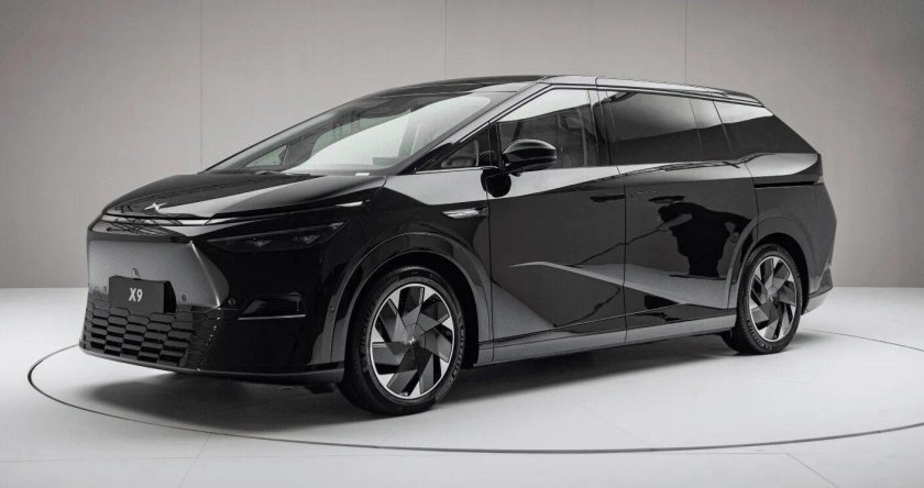 Xpeng x9 MPV
