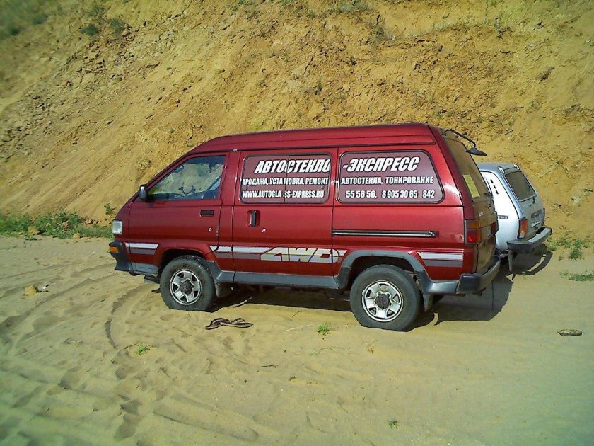 Тойота лит айс микроавтобус 4х4