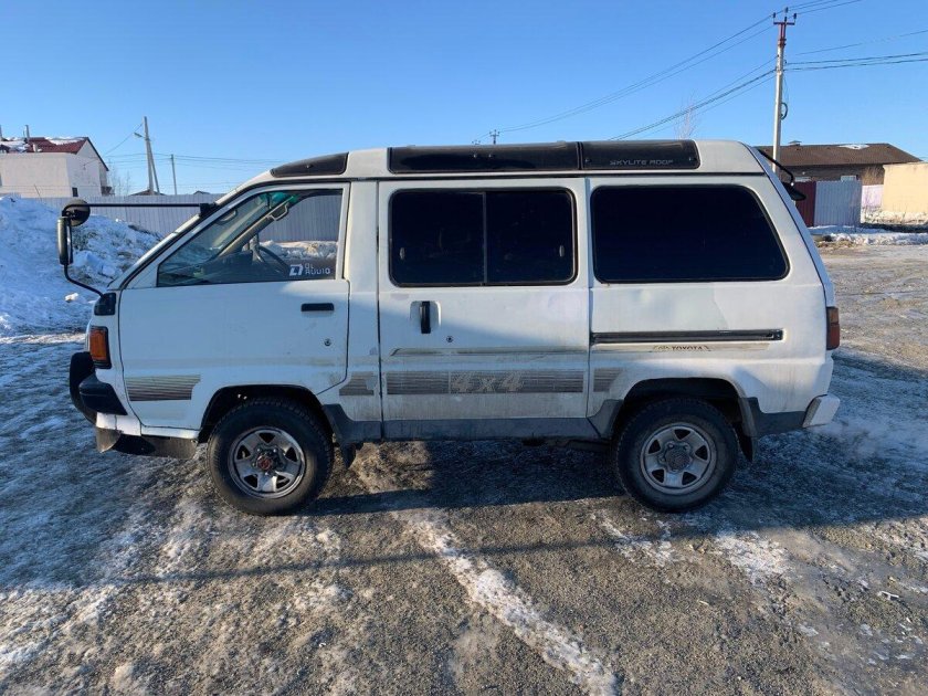 Тойота лайт айс 1990 года
