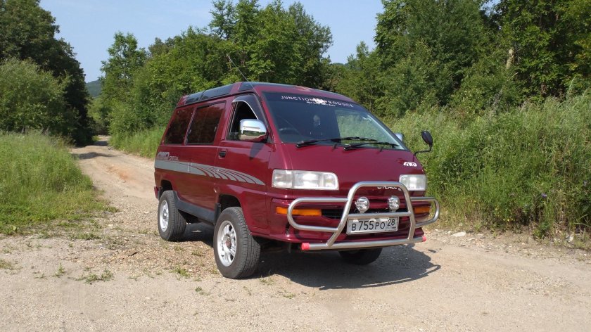 Тойота лит айс микроавтобус