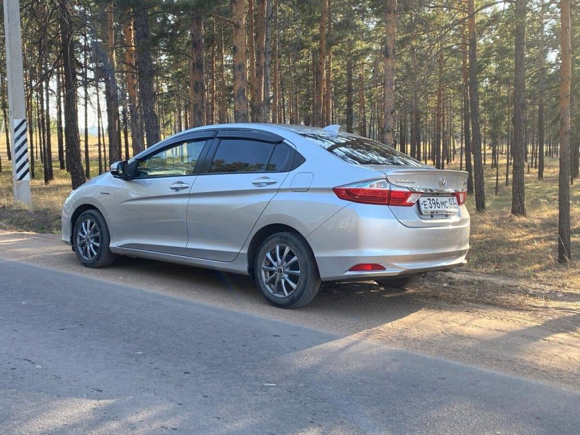Honda fit saloon