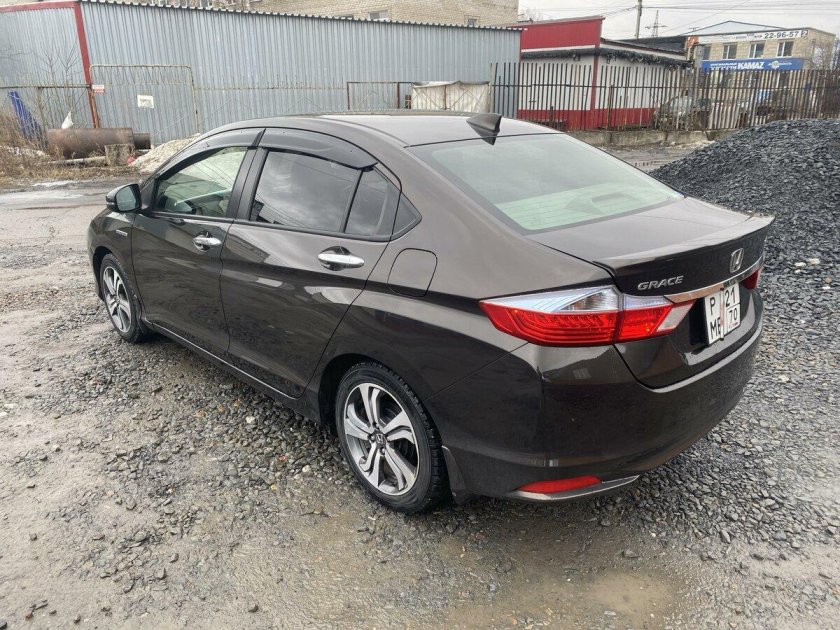 Honda grace 2018 lx бензин