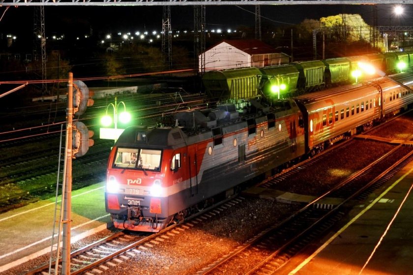 Электровоз эп1м ржд