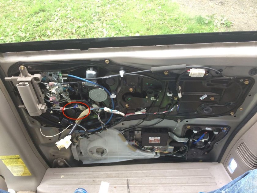 Электропривод сдвижной двери Тойота Сиенна