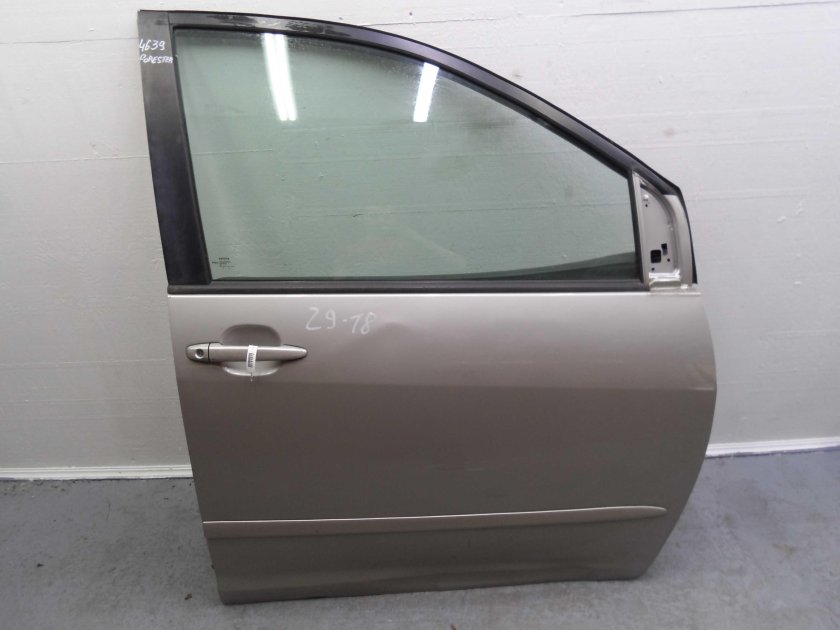 Правая передняя дверь