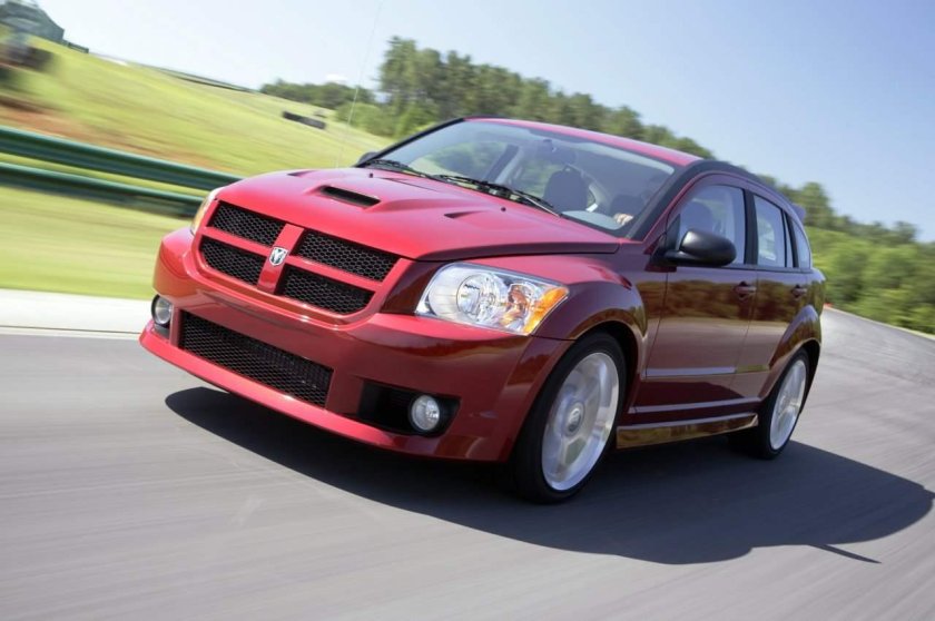 Машина Додж Калибер