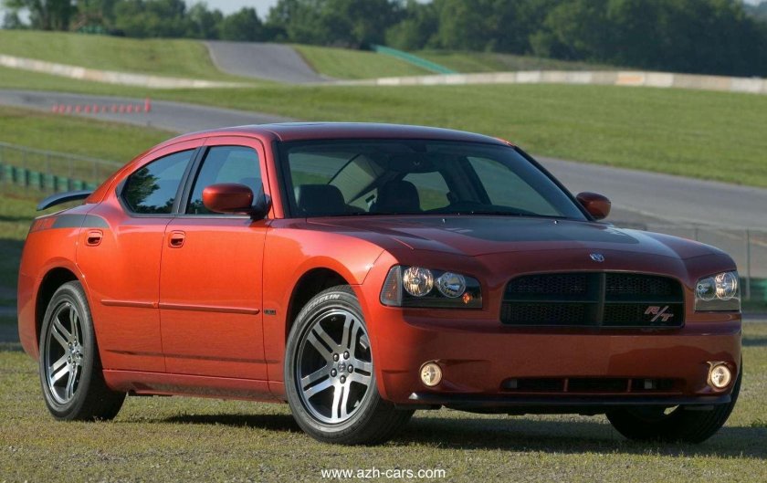 Додж Чарджер 2005