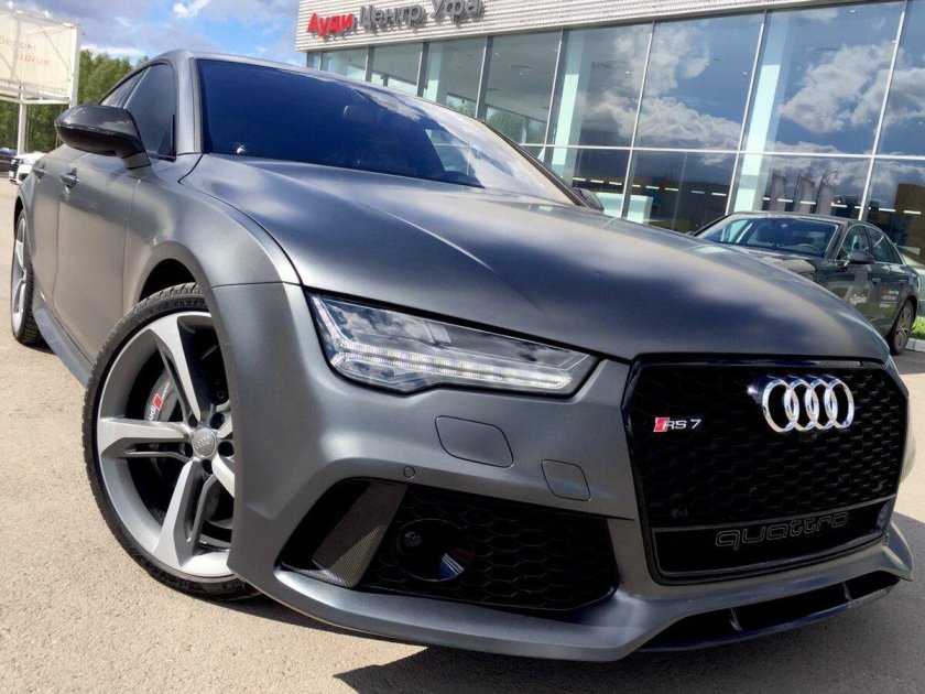 Ауди rs7 2015