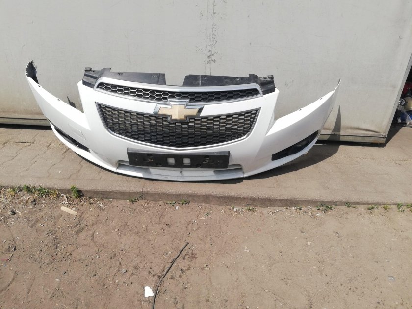 Бампер передний Вольво v50