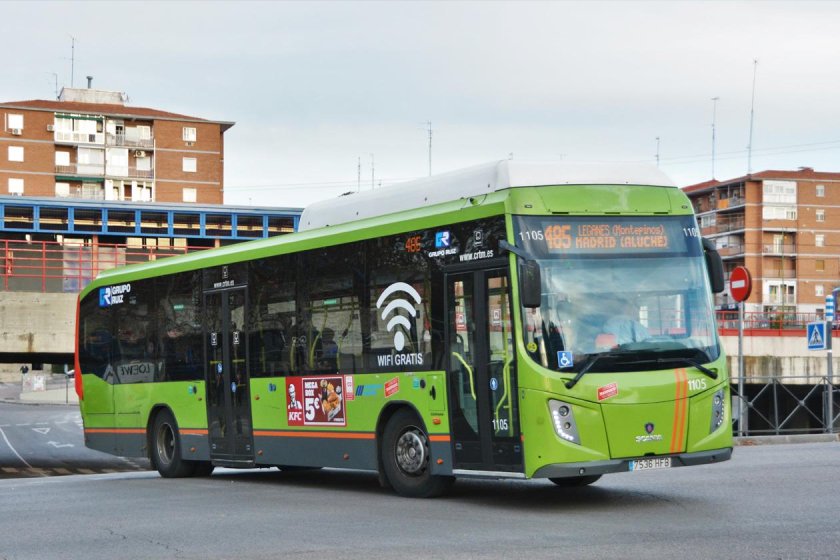 Автобус транспорт