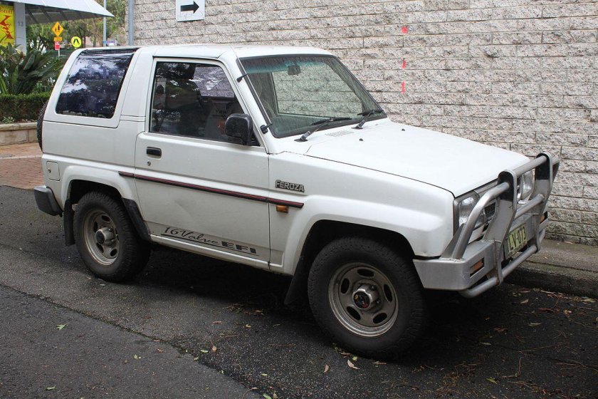 Daihatsu Rocky (f300)