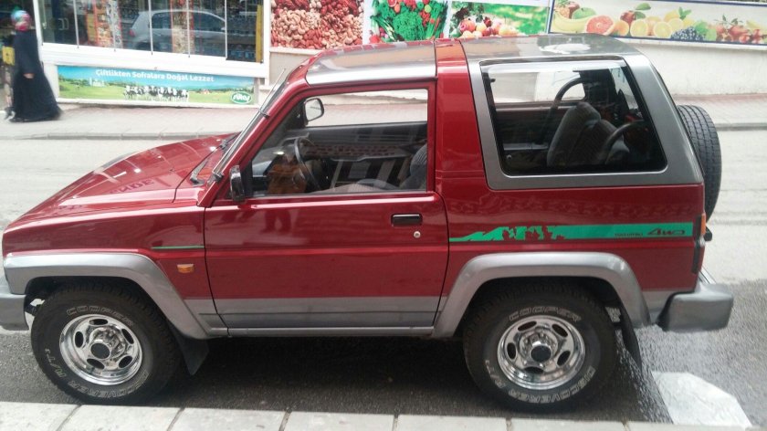Daihatsu rocky feroza