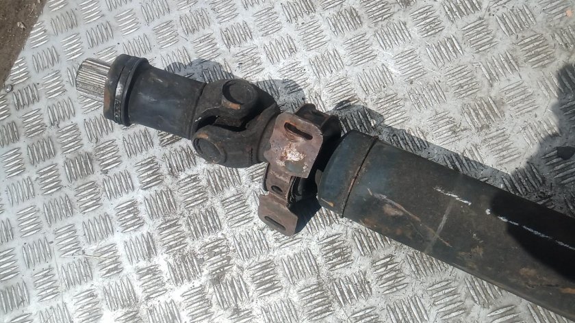 Карданный вал передний