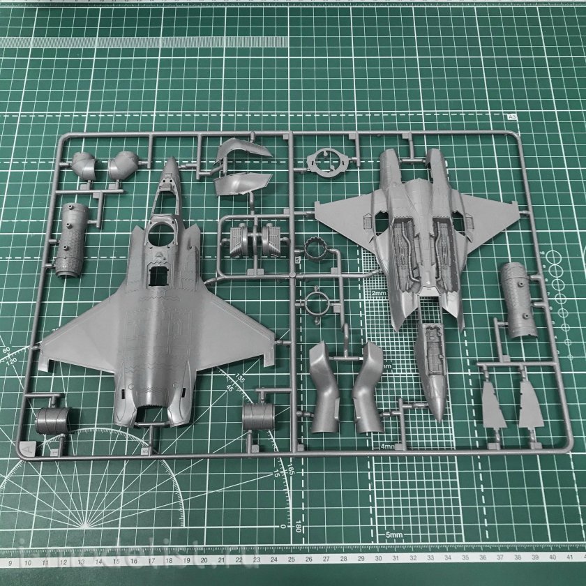 Сборная модель истребитель