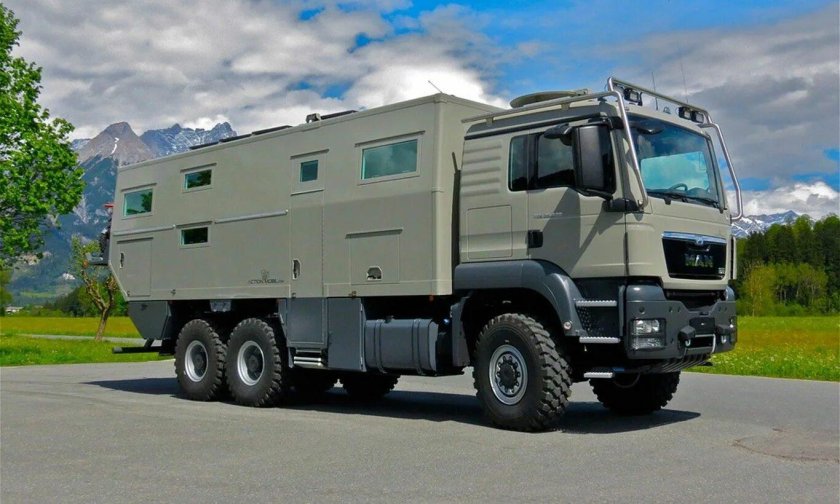 Автодом Mercedes 8x8 Expedition