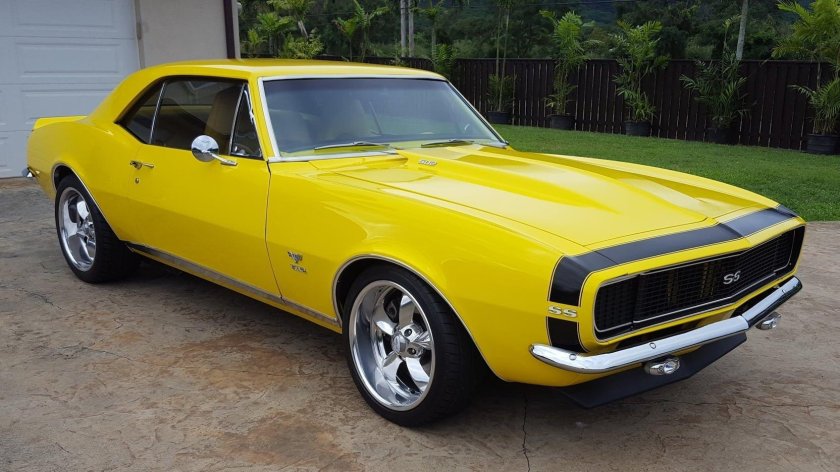 Yellow chevrolet camaro 1967